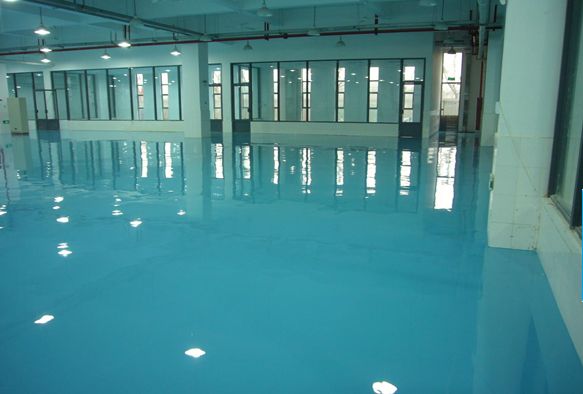 耐磨地坪漆施工廠家如何解決環(huán)氧地坪起灰、起砂問題？