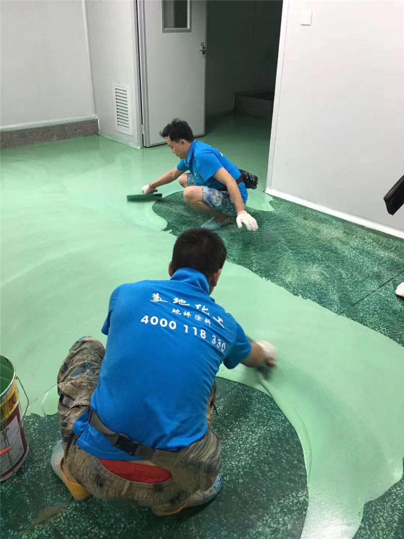 清遠地坪漆施工在陰雨天時會出現(xiàn)什么問題？